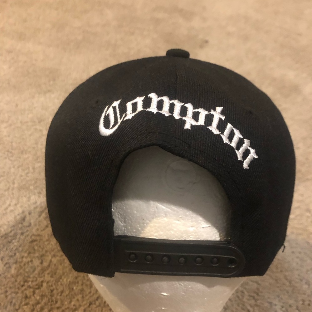 Compton Old English Snapback View 3
